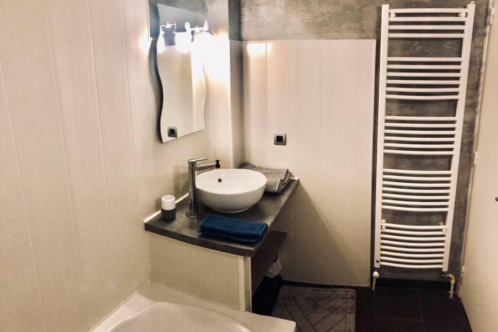 F3 - Neuf - 4/6 P - Lits King Size - Wifi - Cour Apartment Le Puy-en-Velay Luaran gambar