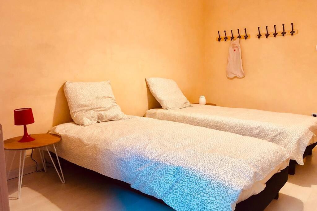F3 - Neuf - 4/6 P - Lits King Size - Wifi - Cour Apartment Le Puy-en-Velay Luaran gambar